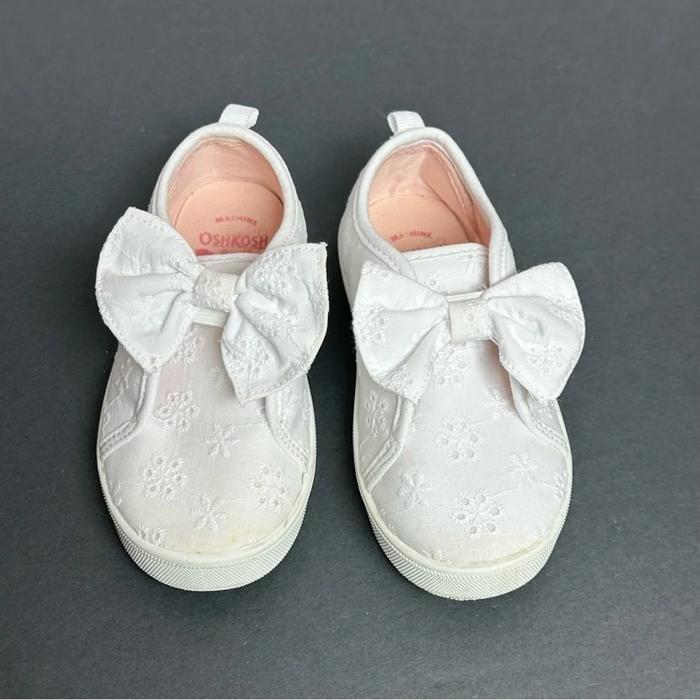 Osh Kosh BGosh White Eyelet Toddler Size 10M Dahlia Sneakers Shoes White Bow